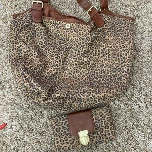 Leopard print tote and wallet Old Navy